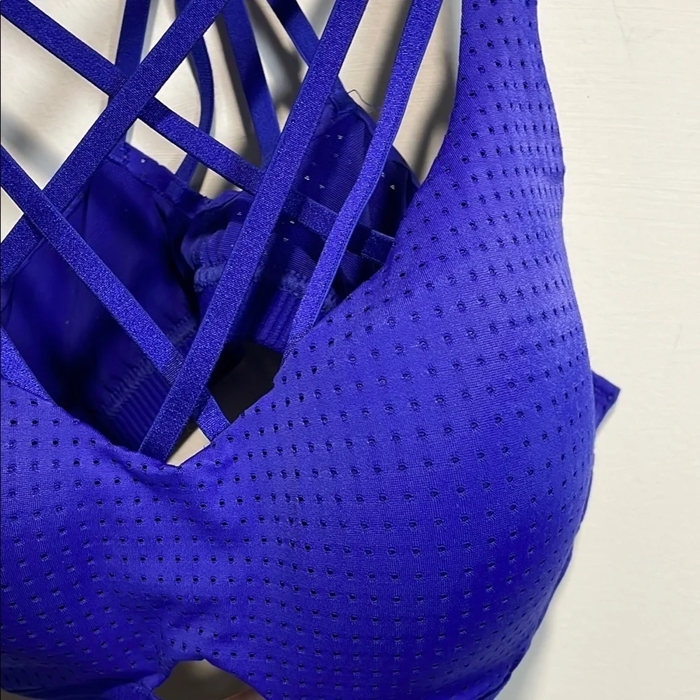 Victoria’s Secret Strappy Sports Bra 34B Blue Padded Wireless Body by Victoria